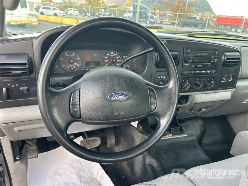Ford F-350 4x4 Extended Cab Pickup Прочие фургоны