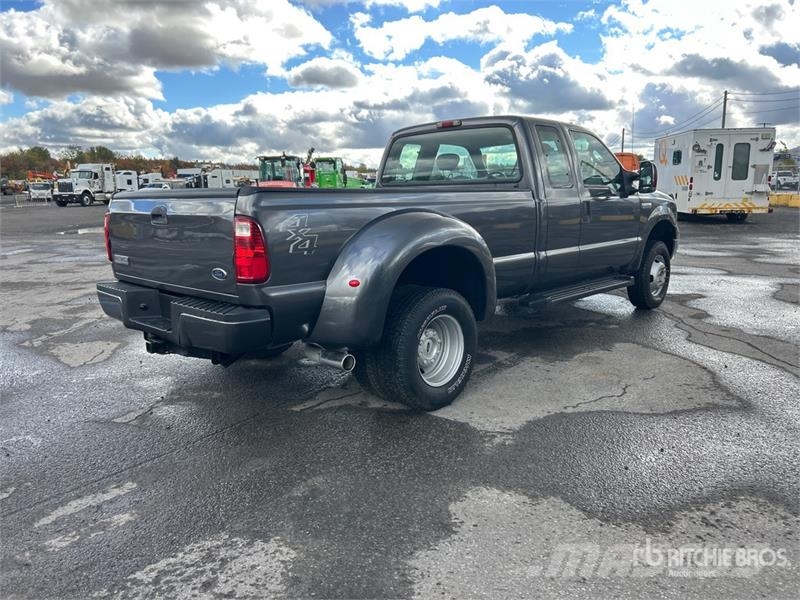 Ford F-350 4x4 Extended Cab Pickup Прочие фургоны