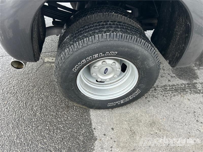 Ford F-350 4x4 Extended Cab Pickup Прочие фургоны
