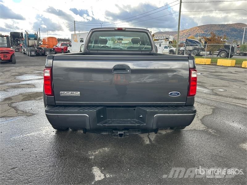 Ford F-350 4x4 Extended Cab Pickup Прочие фургоны