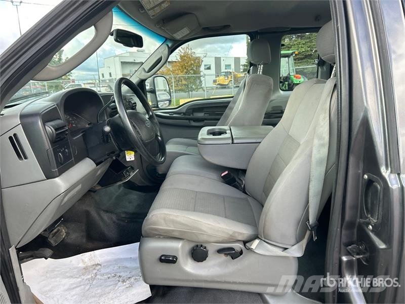 Ford F-350 4x4 Extended Cab Pickup Прочие фургоны