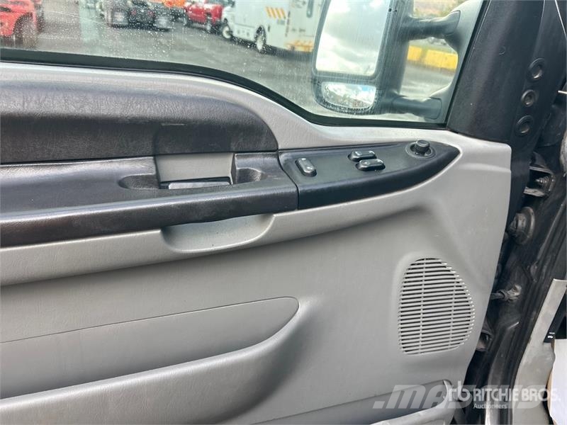 Ford F-350 4x4 Extended Cab Pickup Прочие фургоны