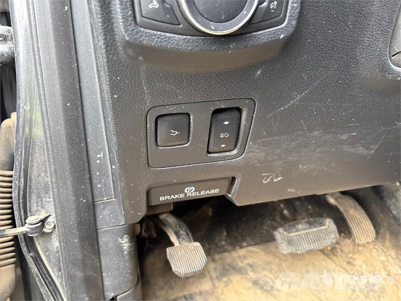 Ford F-350 Lariat 4x4 Crew Cab Pickup Ostalo