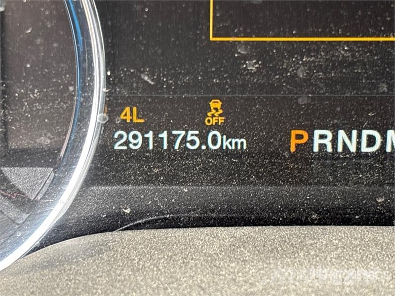 Ford F-350 Lariat 4x4 Crew Cab Pickup Ostalo