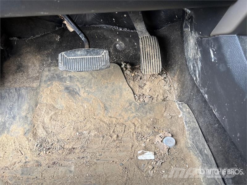 Ford F-350 Lariat 4x4 Crew Cab Pickup Ostalo