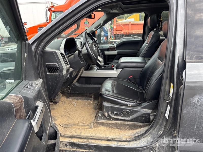 Ford F-350 Lariat 4x4 Crew Cab Pickup Ostalo