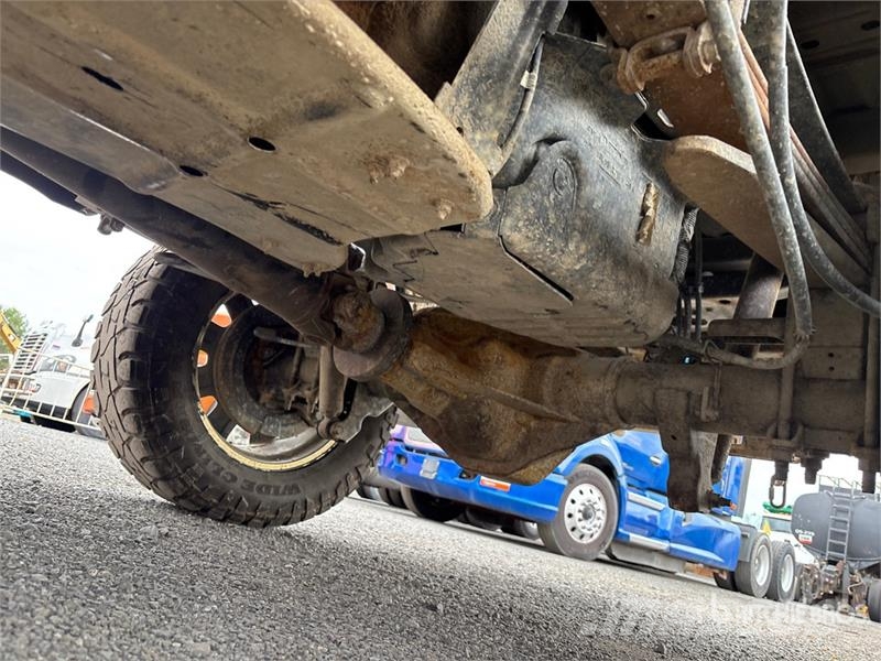 Ford F-350 Lariat 4x4 Crew Cab Pickup Ostalo