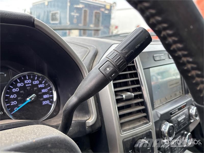 Ford F-350 Lariat 4x4 Crew Cab Pickup Ostalo