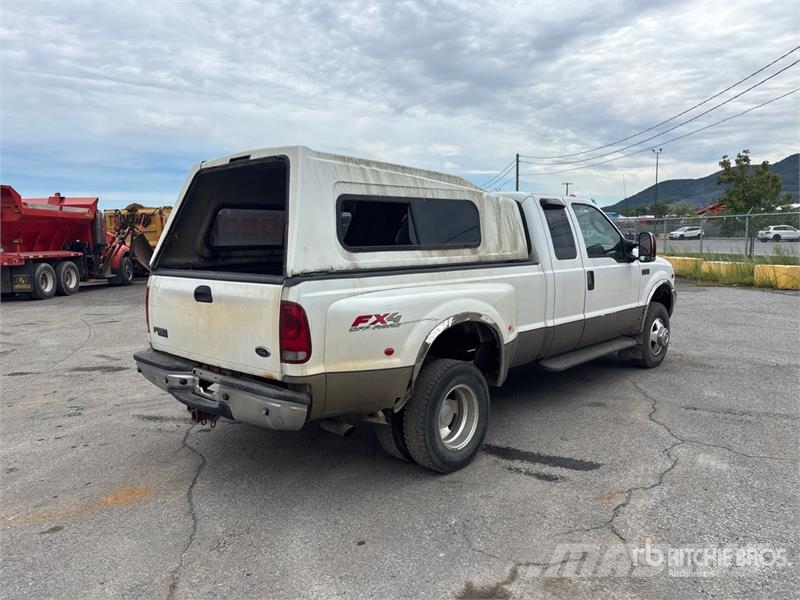 Ford F-350 SD Lariat 4x4 Extended Cab Pickup Muu