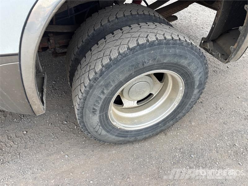 Ford F-350 SD Lariat 4x4 Extended Cab Pickup Muu