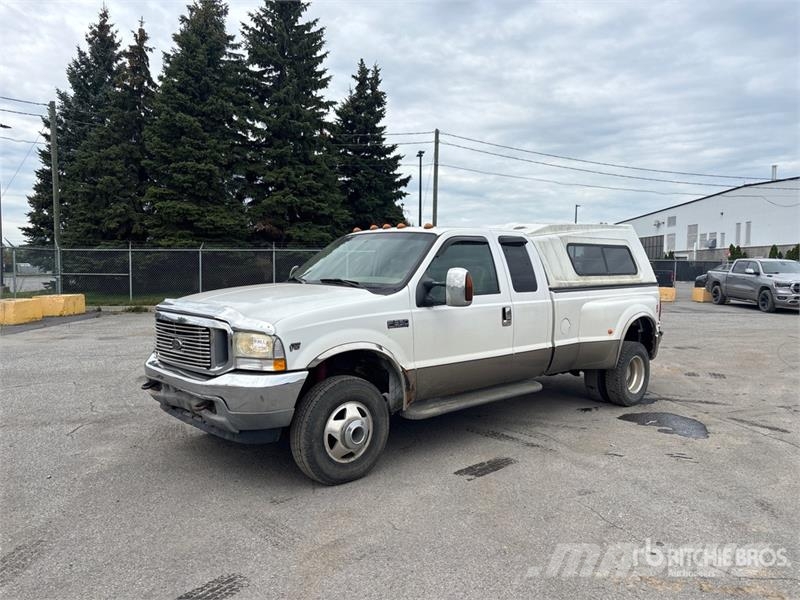 Ford F-350 SD Lariat 4x4 Extended Cab Pickup Muu