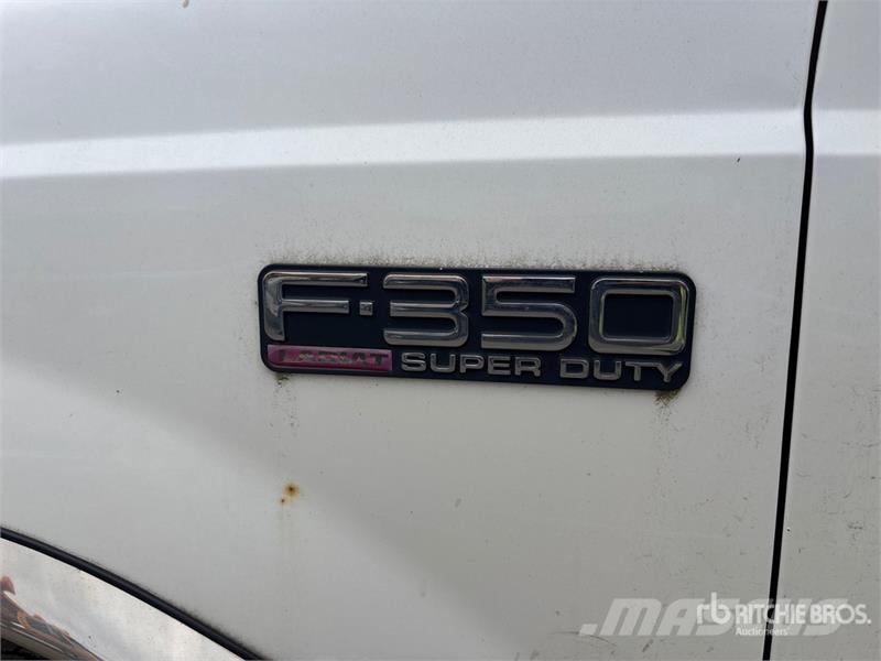 Ford F-350 SD Lariat 4x4 Extended Cab Pickup Muu