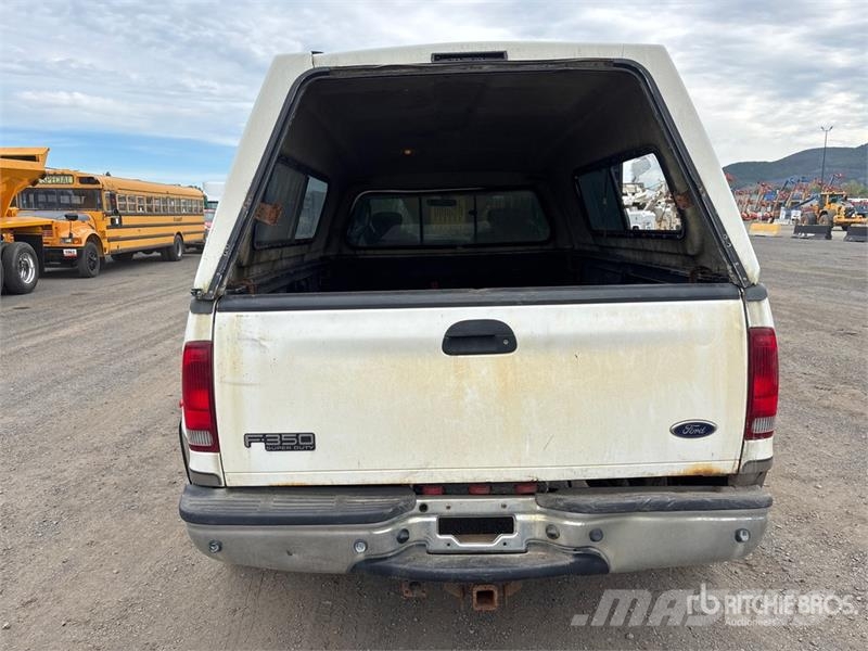 Ford F-350 SD Lariat 4x4 Extended Cab Pickup Muu