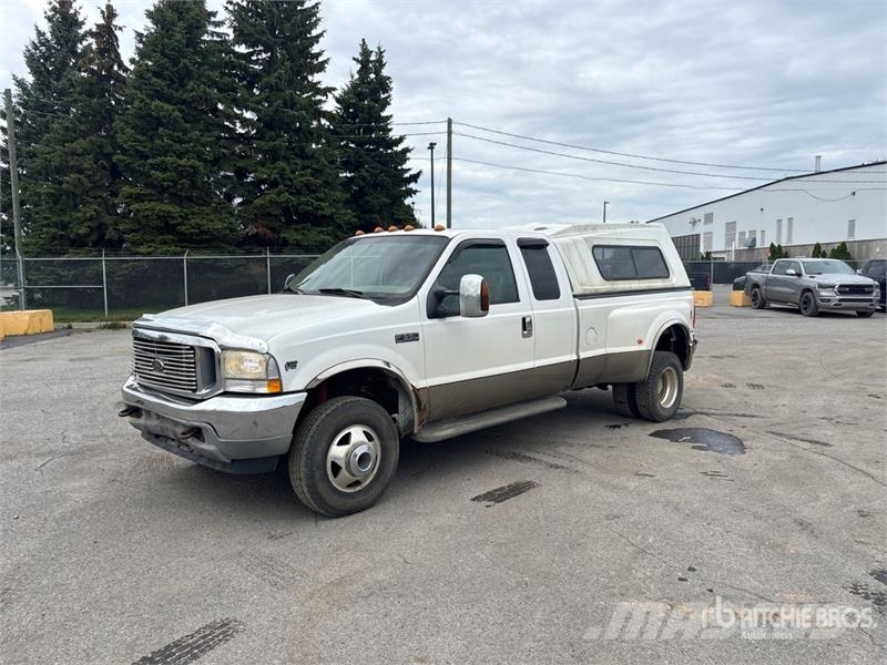 Ford F-350 SD Lariat 4x4 Extended Cab Pickup Muu