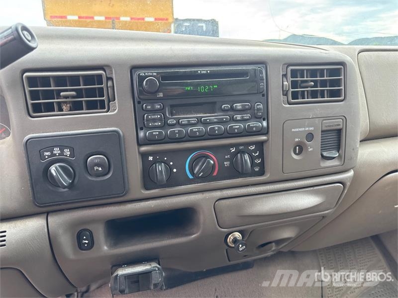 Ford F-350 SD Lariat 4x4 Extended Cab Pickup Muu