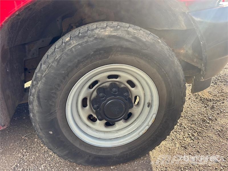 Ford F-350 XL 4x2 Crew Cab Pickup Otras furgonetas