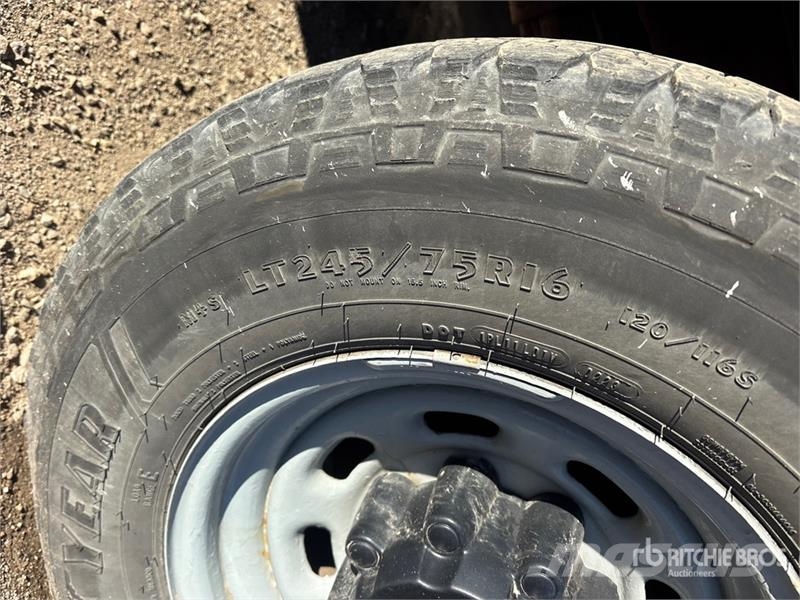 Ford F-350 XL 4x2 Crew Cab Pickup Otras furgonetas