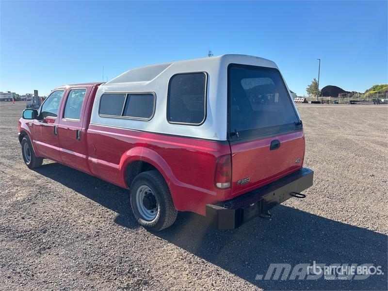 Ford F-350 XL 4x2 Crew Cab Pickup Otras furgonetas