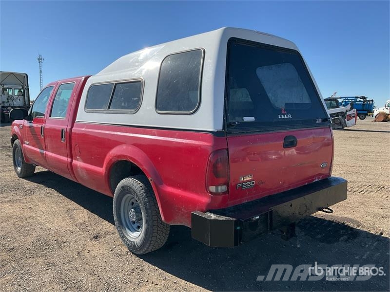 Ford F-350 XL 4x2 Crew Cab Pickup Outros
