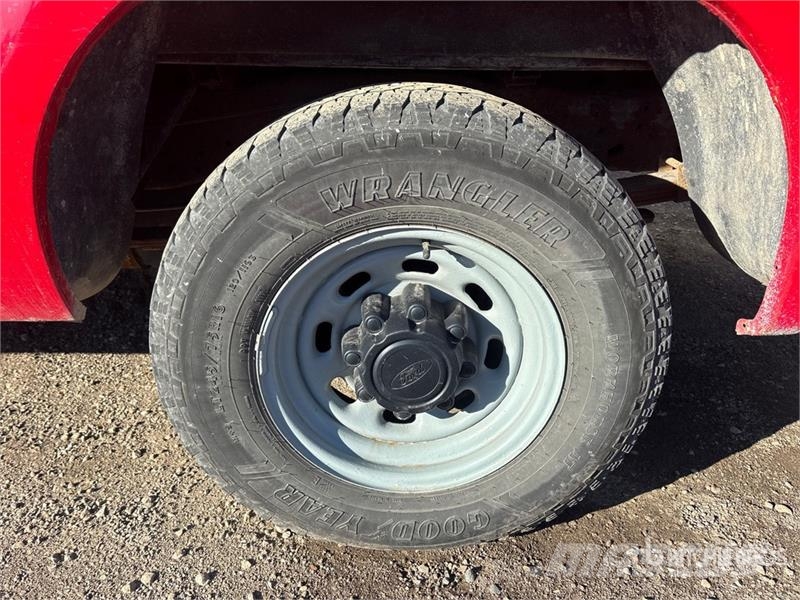 Ford F-350 XL 4x2 Crew Cab Pickup Otras furgonetas
