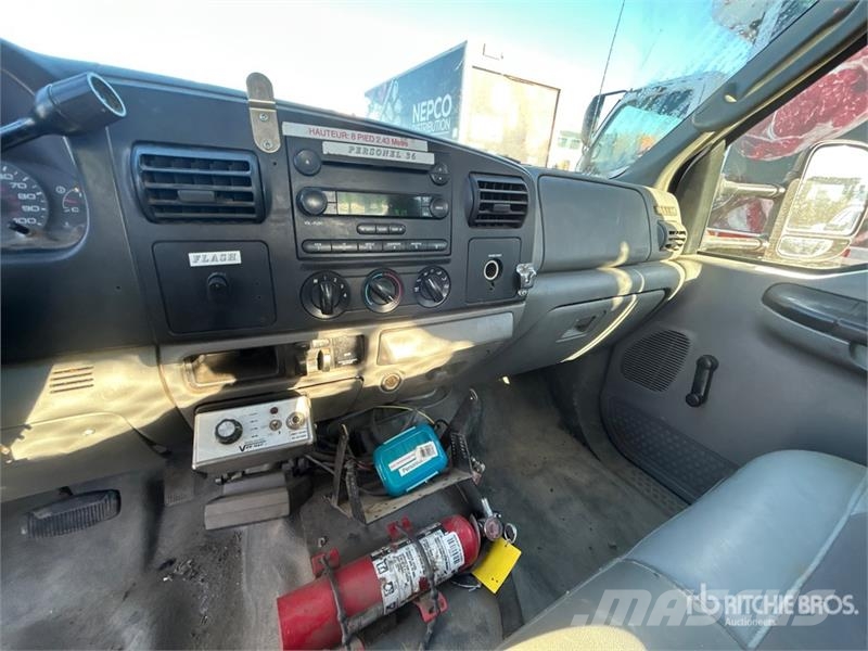Ford F-350 XL 4x2 Crew Cab Service Truck Komunální / Multi-užitková vozidla