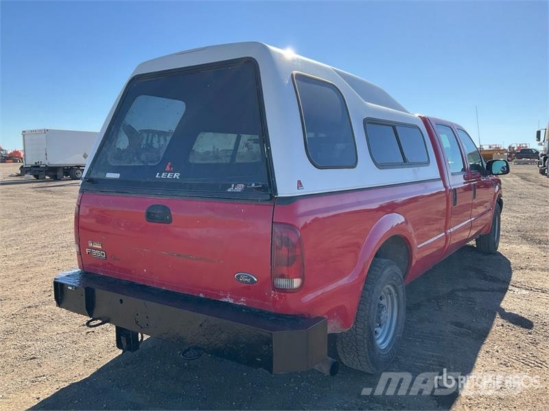 Ford F-350 XL 4x2 Crew Cab Pickup Outros