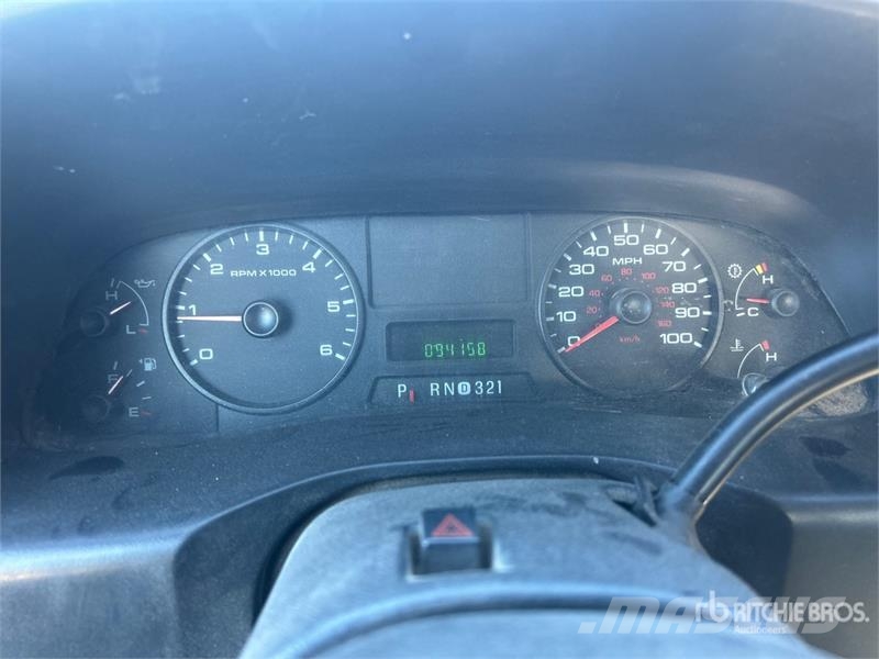 Ford F-350 XL 4x2 Crew Cab Service Truck Komunální / Multi-užitková vozidla