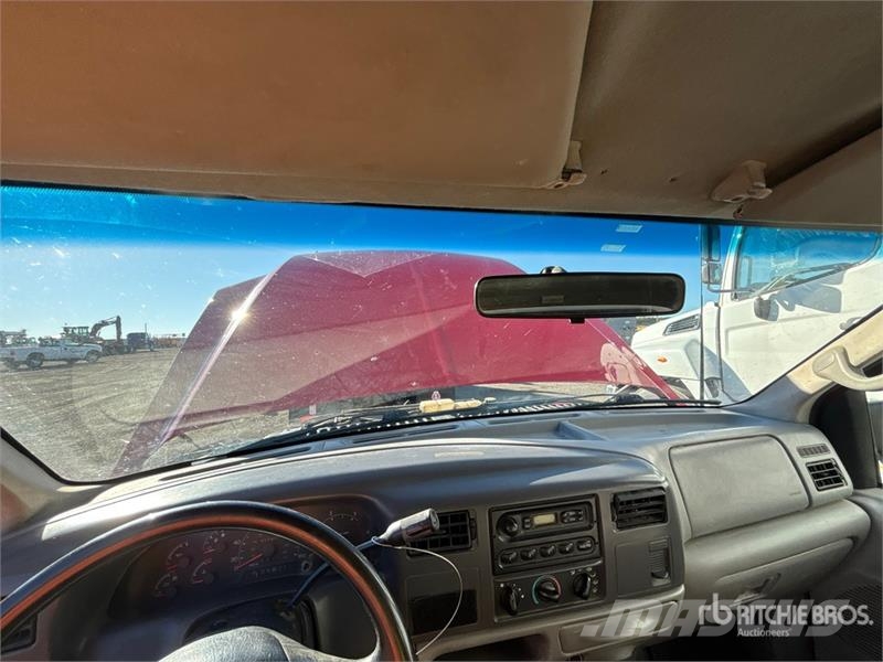 Ford F-350 XL 4x2 Crew Cab Pickup Otras furgonetas