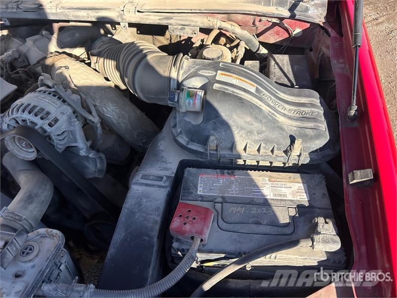 Ford F-350 XL 4x2 Crew Cab Pickup Otras furgonetas