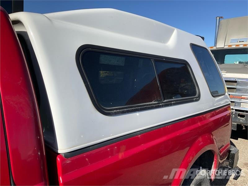 Ford F-350 XL 4x2 Crew Cab Pickup Outros