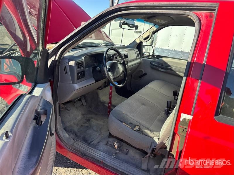 Ford F-350 XL 4x2 Crew Cab Pickup Otras furgonetas