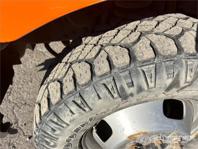 Ford F-350 XL 4x2 Crew Cab Service Truck Komunální / Multi-užitková vozidla