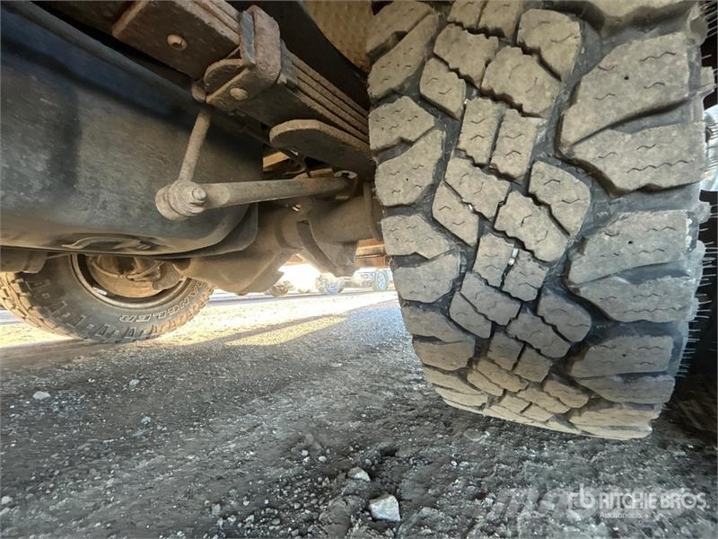 Ford F-350 XL 4x2 Crew Cab Service Truck Komunální / Multi-užitková vozidla