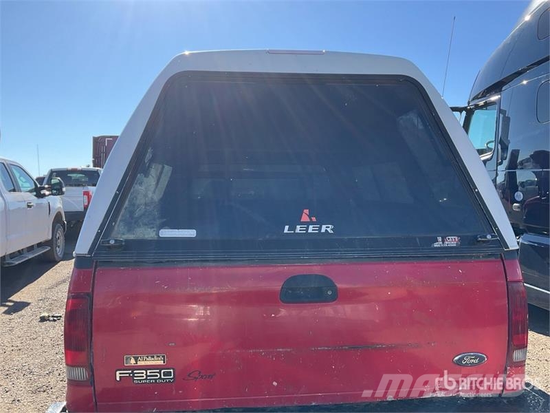 Ford F-350 XL 4x2 Crew Cab Pickup Outros