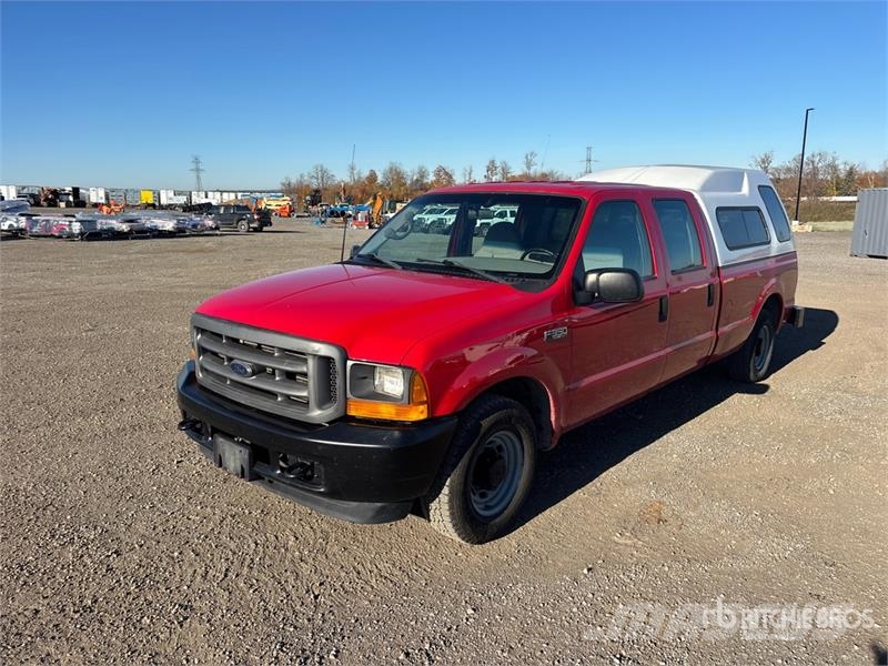 Ford F-350 XL 4x2 Crew Cab Pickup Otras furgonetas