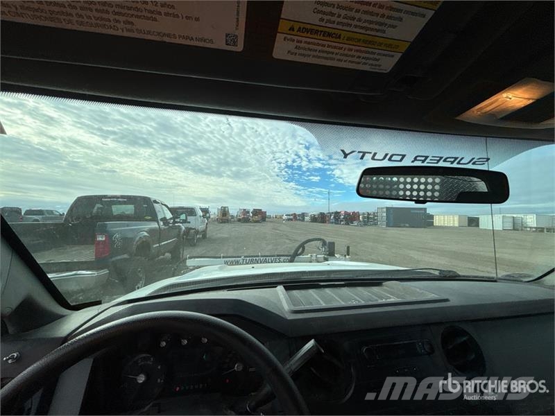 Ford F-350 XL 4x2 Extended Cab Utility Truck شاحنات خفيفة/مفصلية الجوانب