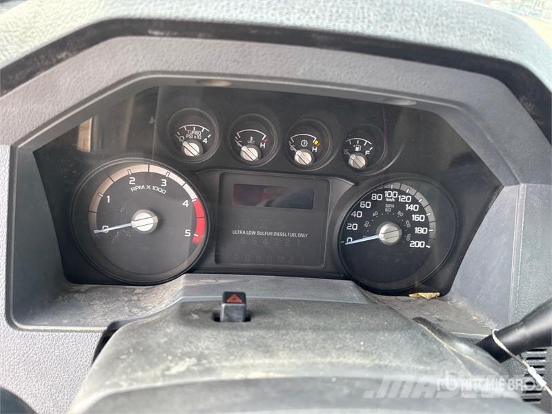Ford F-350 XL 4x2 Extended Cab Utility Truck شاحنات خفيفة/مفصلية الجوانب