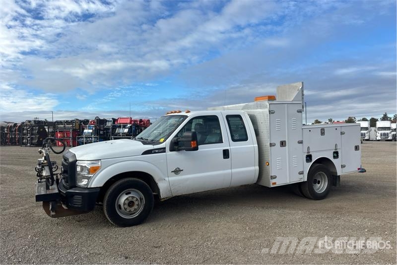 Ford F-350 XL 4x2 Extended Cab Utility Truck شاحنات خفيفة/مفصلية الجوانب