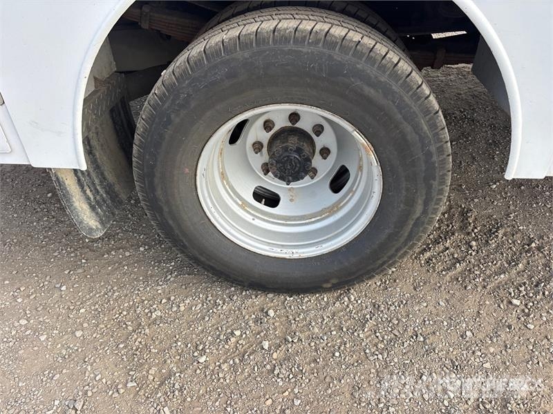 Ford F-350 XL 4x2 Extended Cab Utility Truck شاحنات خفيفة/مفصلية الجوانب