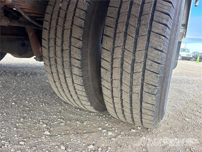 Ford F-350 XL 4x2 Extended Cab Utility Truck شاحنات خفيفة/مفصلية الجوانب