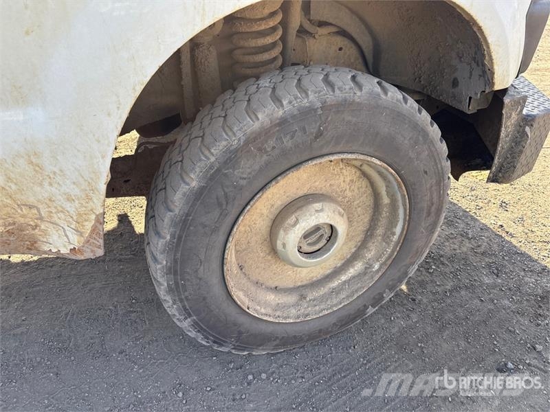 Ford F-350 XL 4x4 Crew Cab Pickup Inne