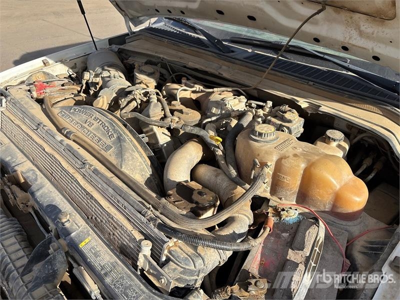 Ford F-350 XL 4x4 Crew Cab Pickup Inne