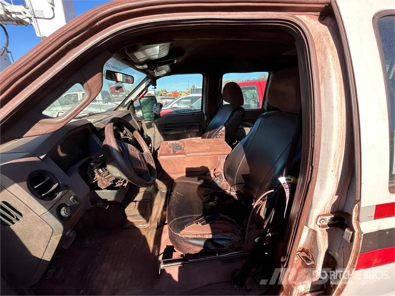 Ford F-350 XL 4x4 Crew Cab Pickup (Inoperable) Furgoni altro