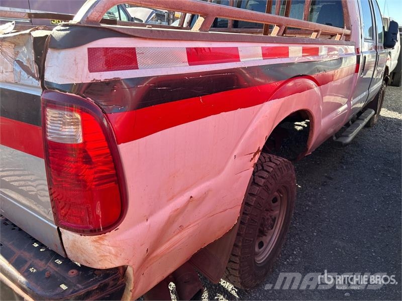 Ford F-350 XL 4x4 Crew Cab Pickup (Inoperable) Furgoni altro
