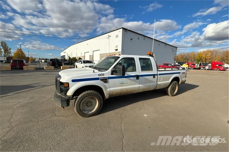 Ford F-350 XL 4x4 Crew Cab Pickup Inne