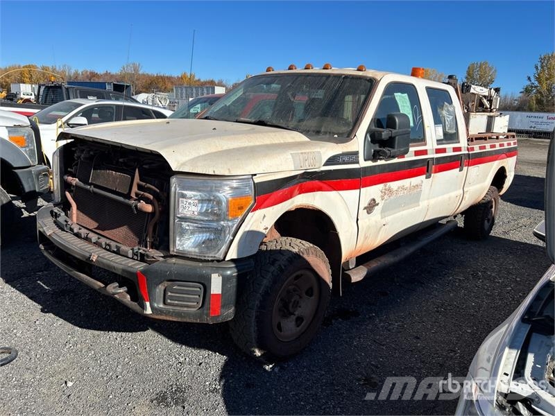 Ford F-350 XL 4x4 Crew Cab Pickup (Inoperable) Furgoni altro