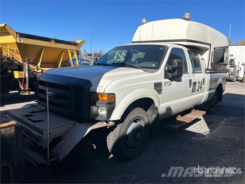 Ford F-350 XL 4x4 Crew Cab Pickup (Inoperable) Outros