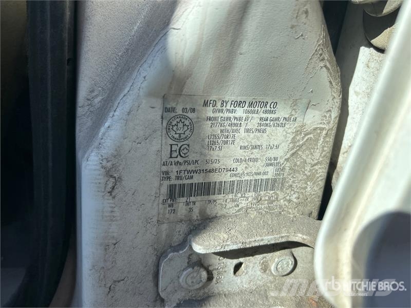 Ford F-350 XL 4x4 Crew Cab Pickup (Inoperable) Outros