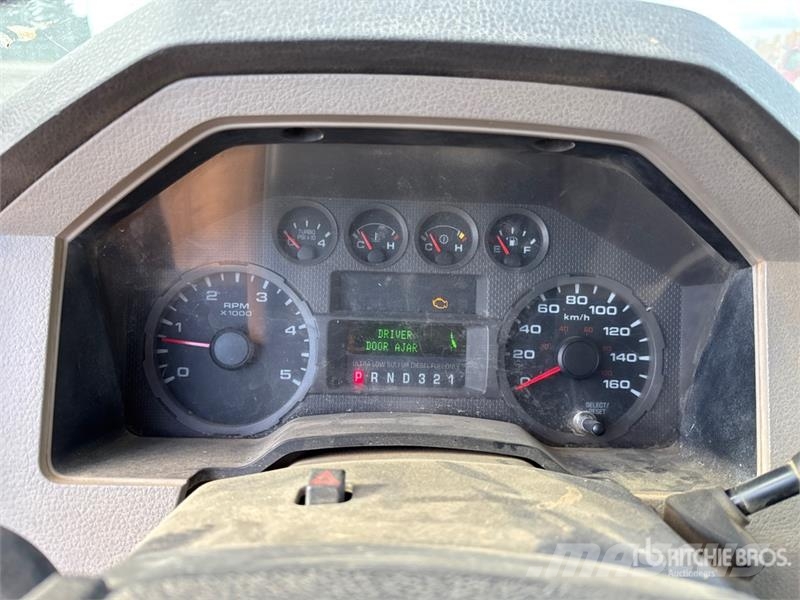 Ford F-350 XL 4x4 Crew Cab Pickup Inne