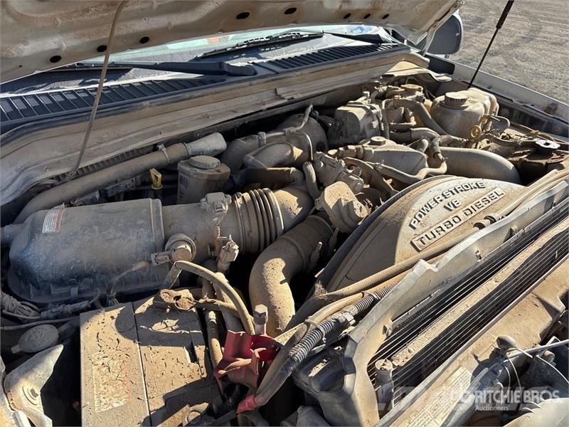 Ford F-350 XL 4x4 Crew Cab Pickup Inne